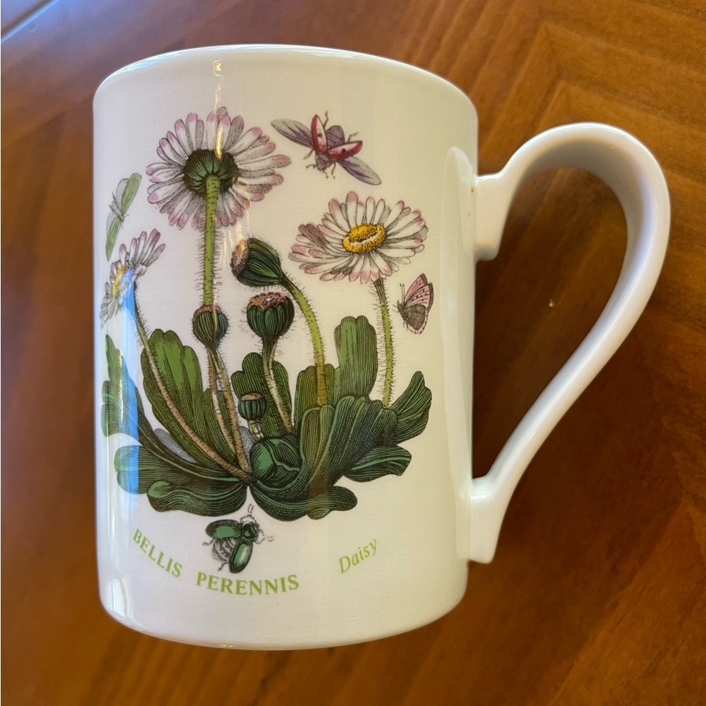 Portmeirion mug.  Daisy design.   New.  Single